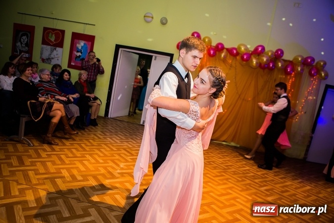 Zdjęcie w galerii na portalu naszraciborz.pl: Andrzejkowy zawrót głowy w MDK wiadomości z regionu