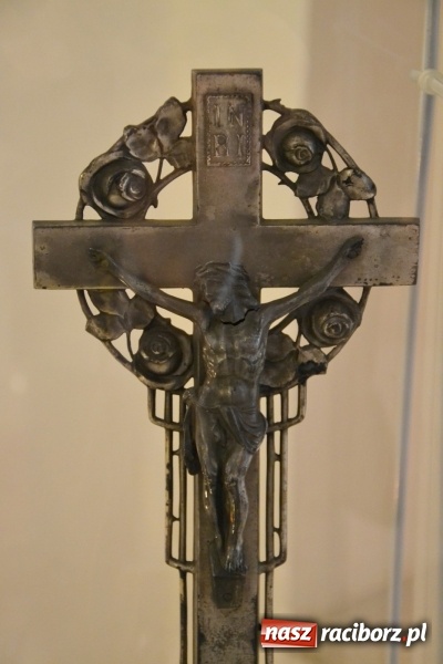 Zdjęcie w galerii na portalu naszraciborz.pl: Na Zamek Piastowski powróciła głowa Tatara  wiadomości z regionu