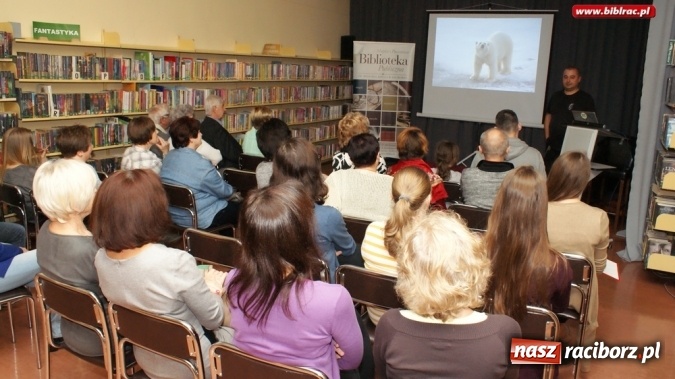 Zdjęcie w galerii na portalu naszraciborz.pl: Czochrałem Antarktycznego słonia – spotkanie z Mikołajem Golachowskim w bibliotece  wiadomości z regionu