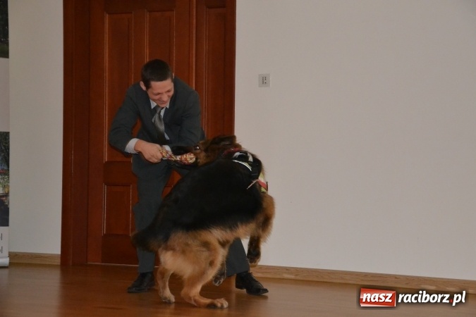 Zdjęcie w galerii na portalu naszraciborz.pl: Nowe zagrożenia, nowe wyzwania dla bezpieczeństwa – forum na Zamku Piastowskim za nami  wiadomości z regionu