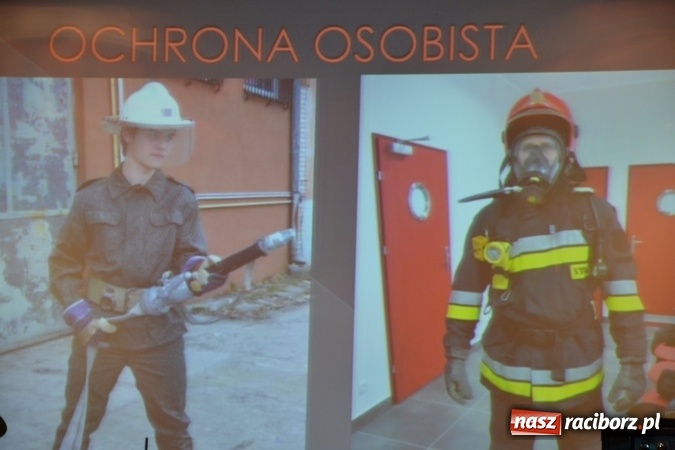 Zdjęcie w galerii na portalu naszraciborz.pl: Nowe zagrożenia, nowe wyzwania dla bezpieczeństwa – forum na Zamku Piastowskim za nami  wiadomości z regionu