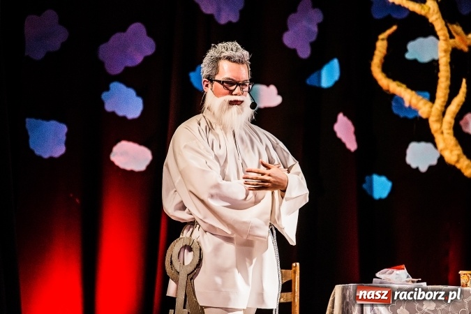 Zdjęcie w galerii na portalu naszraciborz.pl: Spektakl Zaświaty w wykonaniu grupy teatralnej Irrealis wiadomości z regionu