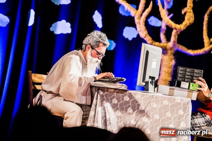 Zdjęcie w galerii na portalu naszraciborz.pl: Spektakl Zaświaty w wykonaniu grupy teatralnej Irrealis wiadomości z regionu