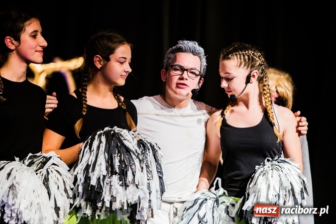 Zdjęcie w galerii na portalu naszraciborz.pl: Spektakl Zaświaty w wykonaniu grupy teatralnej Irrealis wiadomości z regionu