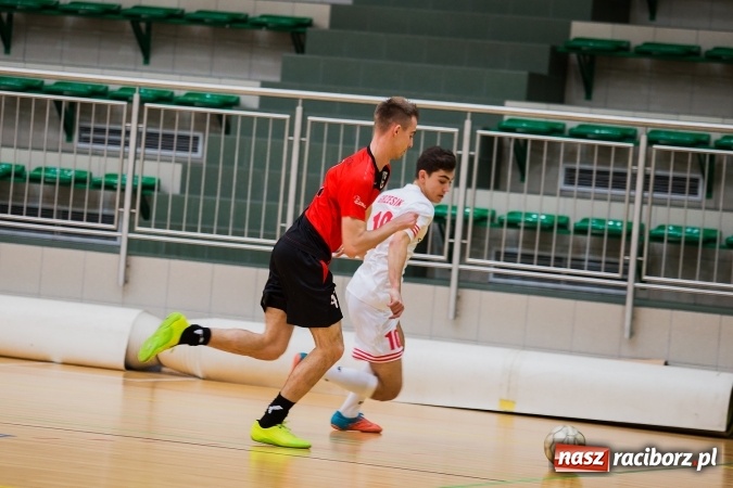 Zdjęcie w galerii na portalu naszraciborz.pl: HLPN: Pierwszoligowy piątek w Arenie Rafako wiadomości z regionu