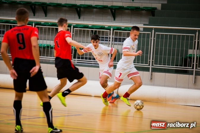 Zdjęcie w galerii na portalu naszraciborz.pl: HLPN: Pierwszoligowy piątek w Arenie Rafako wiadomości z regionu