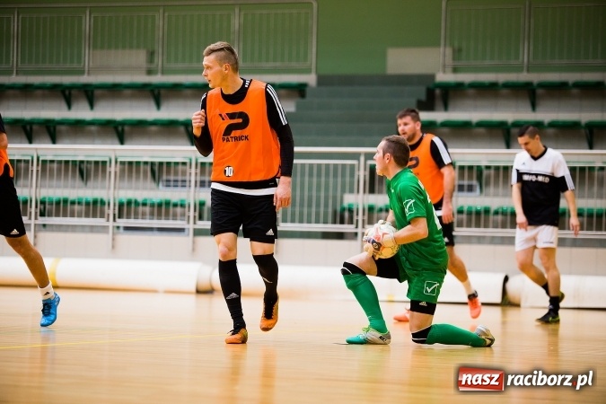 Zdjęcie w galerii na portalu naszraciborz.pl: HLPN: Pierwszoligowy piątek w Arenie Rafako wiadomości z regionu