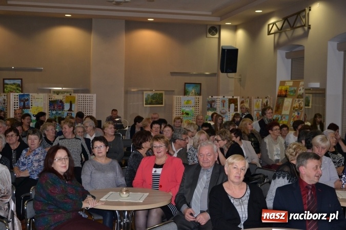 Zdjęcie w galerii na portalu naszraciborz.pl: Piosenki Anny German i Marka Grechuty na wieczorze przy świecach w Tworkowie  wiadomości z regionu