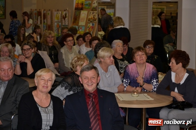 Zdjęcie w galerii na portalu naszraciborz.pl: Piosenki Anny German i Marka Grechuty na wieczorze przy świecach w Tworkowie  wiadomości z regionu
