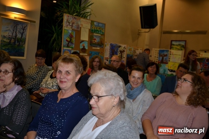 Zdjęcie w galerii na portalu naszraciborz.pl: Piosenki Anny German i Marka Grechuty na wieczorze przy świecach w Tworkowie  wiadomości z regionu