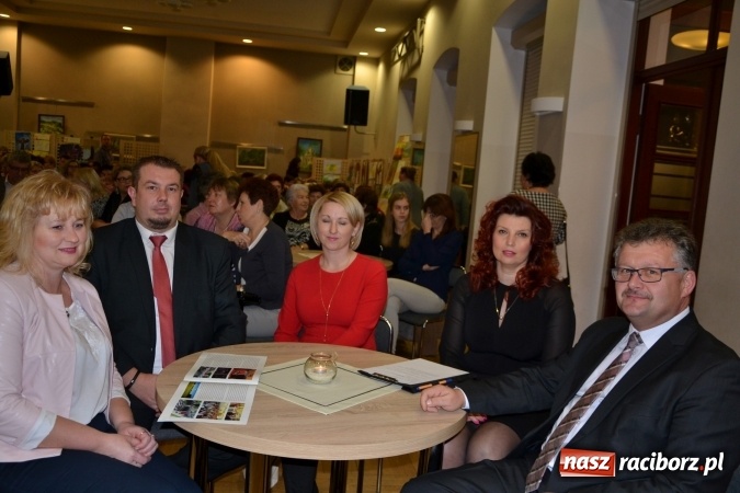 Zdjęcie w galerii na portalu naszraciborz.pl: Piosenki Anny German i Marka Grechuty na wieczorze przy świecach w Tworkowie  wiadomości z regionu