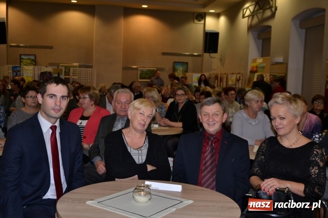 Zdjęcie w galerii na portalu naszraciborz.pl: Piosenki Anny German i Marka Grechuty na wieczorze przy świecach w Tworkowie  wiadomości z regionu