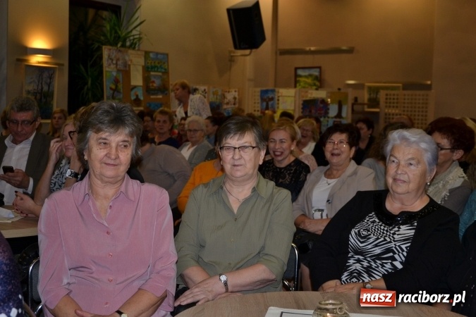 Zdjęcie w galerii na portalu naszraciborz.pl: Piosenki Anny German i Marka Grechuty na wieczorze przy świecach w Tworkowie  wiadomości z regionu