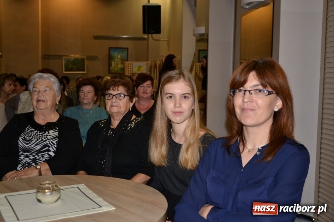 Zdjęcie w galerii na portalu naszraciborz.pl: Piosenki Anny German i Marka Grechuty na wieczorze przy świecach w Tworkowie  wiadomości z regionu