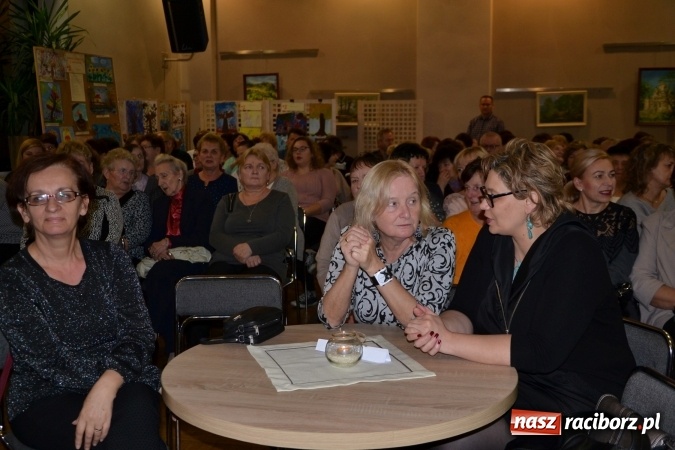 Zdjęcie w galerii na portalu naszraciborz.pl: Piosenki Anny German i Marka Grechuty na wieczorze przy świecach w Tworkowie  wiadomości z regionu