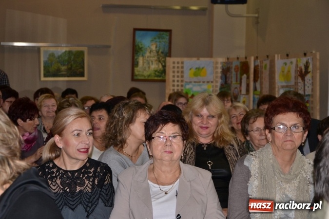 Zdjęcie w galerii na portalu naszraciborz.pl: Piosenki Anny German i Marka Grechuty na wieczorze przy świecach w Tworkowie  wiadomości z regionu