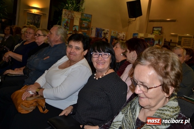 Zdjęcie w galerii na portalu naszraciborz.pl: Piosenki Anny German i Marka Grechuty na wieczorze przy świecach w Tworkowie  wiadomości z regionu