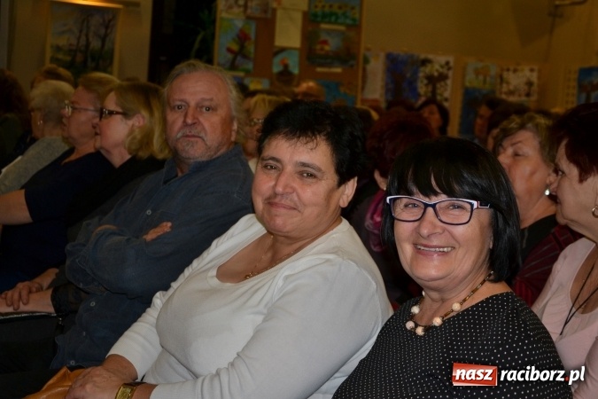 Zdjęcie w galerii na portalu naszraciborz.pl: Piosenki Anny German i Marka Grechuty na wieczorze przy świecach w Tworkowie  wiadomości z regionu