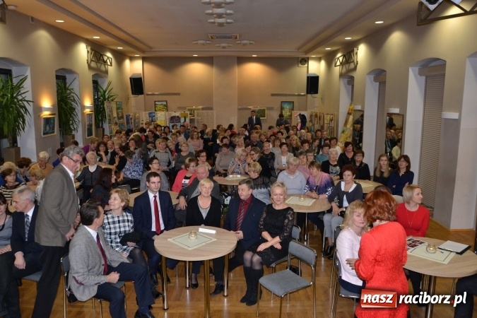 Zdjęcie w galerii na portalu naszraciborz.pl: Piosenki Anny German i Marka Grechuty na wieczorze przy świecach w Tworkowie  wiadomości z regionu
