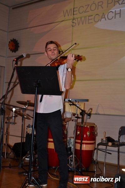 Zdjęcie w galerii na portalu naszraciborz.pl: Piosenki Anny German i Marka Grechuty na wieczorze przy świecach w Tworkowie  wiadomości z regionu