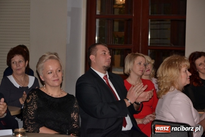 Zdjęcie w galerii na portalu naszraciborz.pl: Piosenki Anny German i Marka Grechuty na wieczorze przy świecach w Tworkowie  wiadomości z regionu