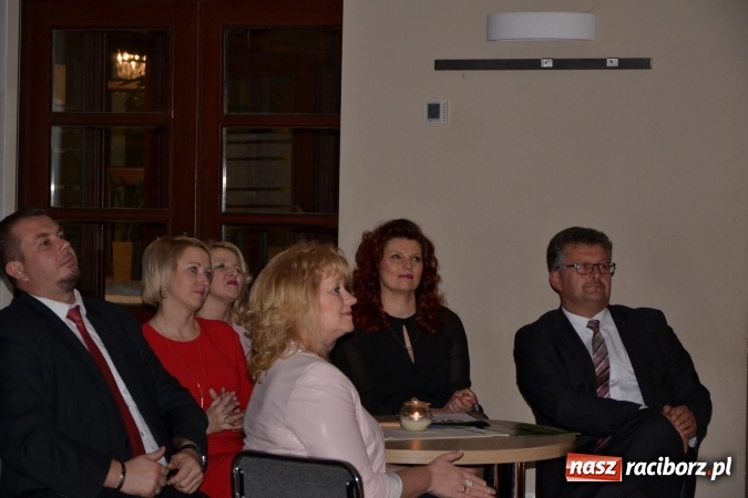 Zdjęcie w galerii na portalu naszraciborz.pl: Piosenki Anny German i Marka Grechuty na wieczorze przy świecach w Tworkowie  wiadomości z regionu