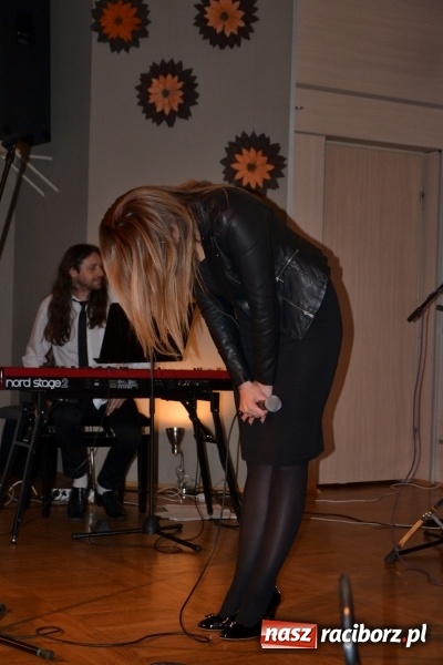 Zdjęcie w galerii na portalu naszraciborz.pl: Piosenki Anny German i Marka Grechuty na wieczorze przy świecach w Tworkowie  wiadomości z regionu