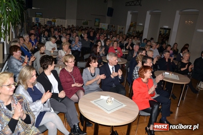 Zdjęcie w galerii na portalu naszraciborz.pl: Piosenki Anny German i Marka Grechuty na wieczorze przy świecach w Tworkowie  wiadomości z regionu