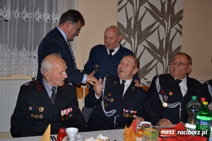 Zdjęcie w galerii na portalu naszraciborz.pl: Druhowie seniorzy z gminy Krzyżanowice spotkali się w Nowej Wiosce wiadomości z regionu