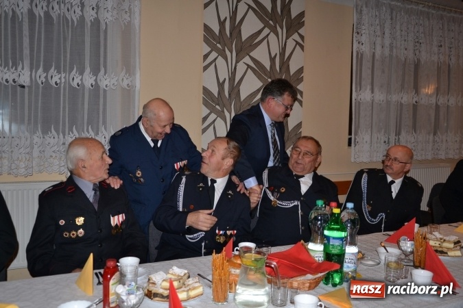 Zdjęcie w galerii na portalu naszraciborz.pl: Druhowie seniorzy z gminy Krzyżanowice spotkali się w Nowej Wiosce wiadomości z regionu