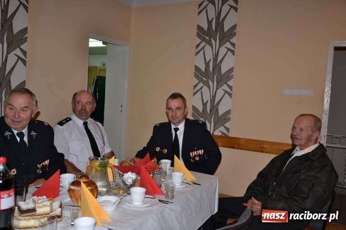 Zdjęcie w galerii na portalu naszraciborz.pl: Druhowie seniorzy z gminy Krzyżanowice spotkali się w Nowej Wiosce wiadomości z regionu