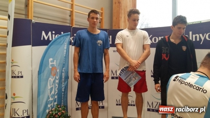 Zdjęcie w galerii na portalu naszraciborz.pl: Pływanie. Ponad setka medali raciborskich pływaków  wiadomości z regionu