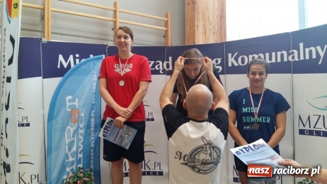 Zdjęcie w galerii na portalu naszraciborz.pl: Pływanie. Ponad setka medali raciborskich pływaków  wiadomości z regionu
