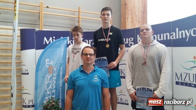 Zdjęcie w galerii na portalu naszraciborz.pl: Pływanie. Ponad setka medali raciborskich pływaków  wiadomości z regionu