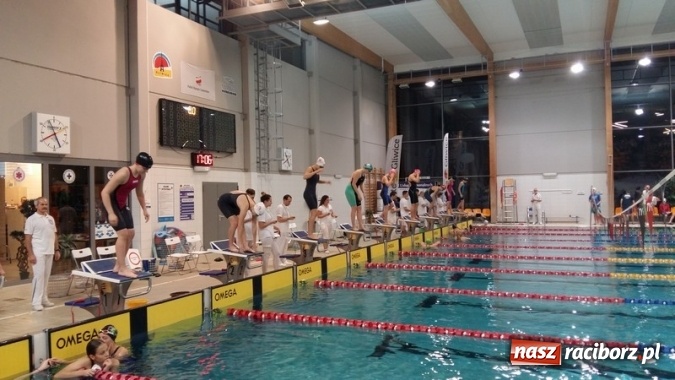 Zdjęcie w galerii na portalu naszraciborz.pl: Pływanie. Ponad setka medali raciborskich pływaków  wiadomości z regionu