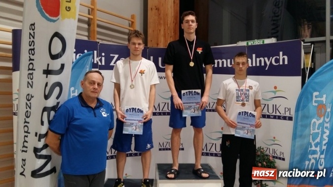 Zdjęcie w galerii na portalu naszraciborz.pl: Pływanie. Ponad setka medali raciborskich pływaków  wiadomości z regionu