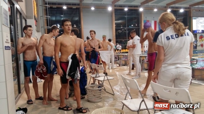 Zdjęcie w galerii na portalu naszraciborz.pl: Pływanie. Ponad setka medali raciborskich pływaków  wiadomości z regionu