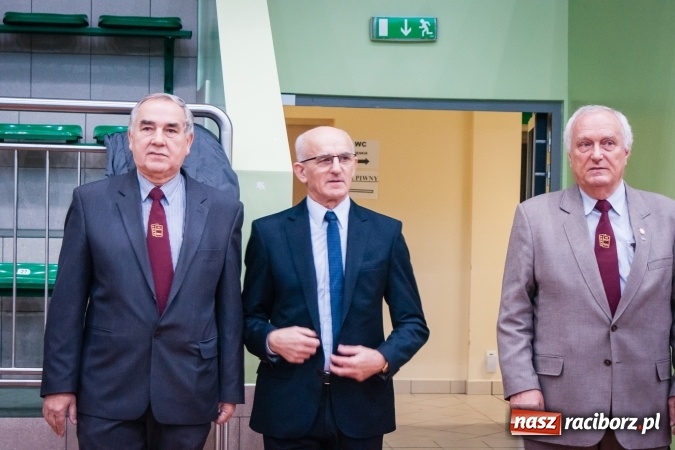 Zdjęcie w galerii na portalu naszraciborz.pl: IX Grand Prix Polski w Skacie Sportowym i XVII Mistrzostwa Powiatu w Arenie Rafako wiadomości z regionu