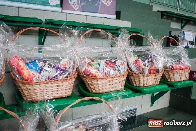 Zdjęcie w galerii na portalu naszraciborz.pl: IX Grand Prix Polski w Skacie Sportowym i XVII Mistrzostwa Powiatu w Arenie Rafako wiadomości z regionu