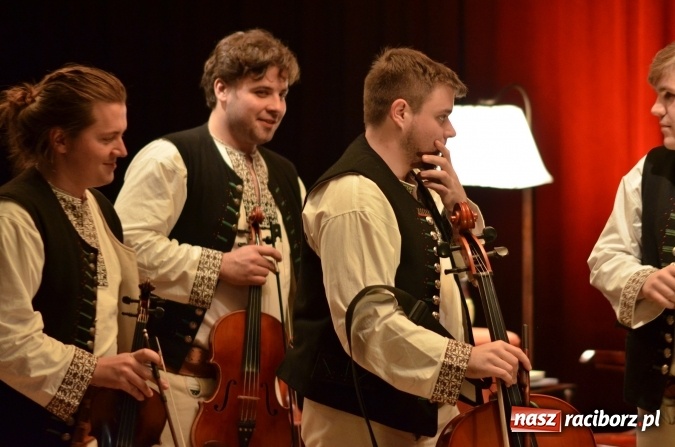 Zdjęcie w galerii na portalu naszraciborz.pl: Sobotni wieczór z Almanachem Prowincjonalnym  wiadomości z regionu