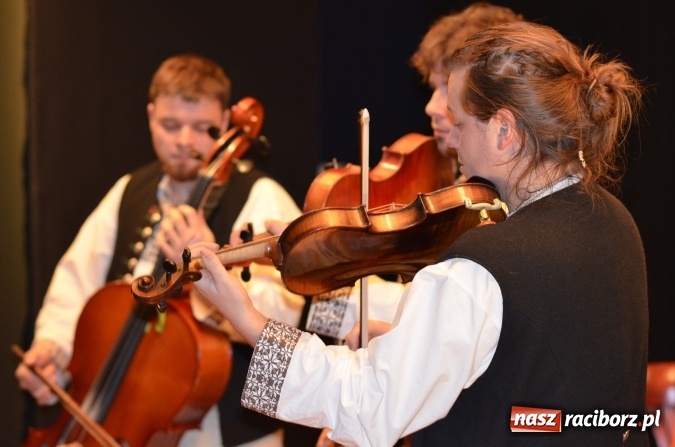 Zdjęcie w galerii na portalu naszraciborz.pl: Sobotni wieczór z Almanachem Prowincjonalnym  wiadomości z regionu