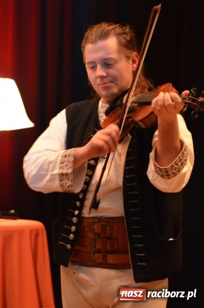 Zdjęcie w galerii na portalu naszraciborz.pl: Sobotni wieczór z Almanachem Prowincjonalnym  wiadomości z regionu