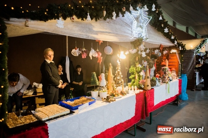 Zdjęcie w galerii na portalu naszraciborz.pl: Kiermasz świąteczny w Pietrowicach Wielkich wiadomości z regionu