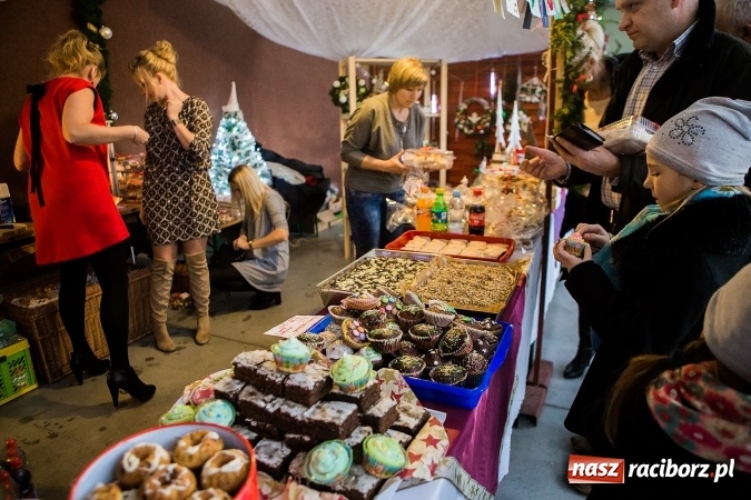 Zdjęcie w galerii na portalu naszraciborz.pl: Kiermasz świąteczny w Pietrowicach Wielkich wiadomości z regionu