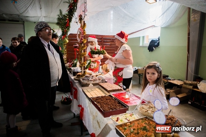 Zdjęcie w galerii na portalu naszraciborz.pl: Kiermasz świąteczny w Pietrowicach Wielkich wiadomości z regionu
