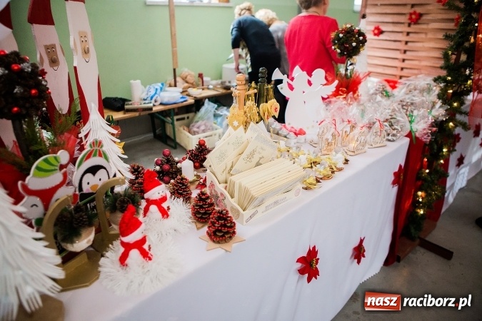 Zdjęcie w galerii na portalu naszraciborz.pl: Kiermasz świąteczny w Pietrowicach Wielkich wiadomości z regionu