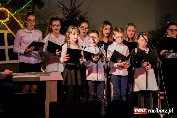 Zdjęcie w galerii na portalu naszraciborz.pl: Kiermasz świąteczny w Pietrowicach Wielkich wiadomości z regionu