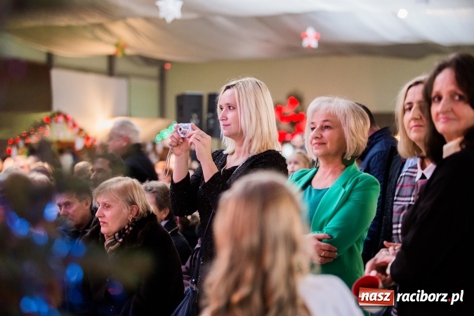 Zdjęcie w galerii na portalu naszraciborz.pl: Kiermasz świąteczny w Pietrowicach Wielkich wiadomości z regionu