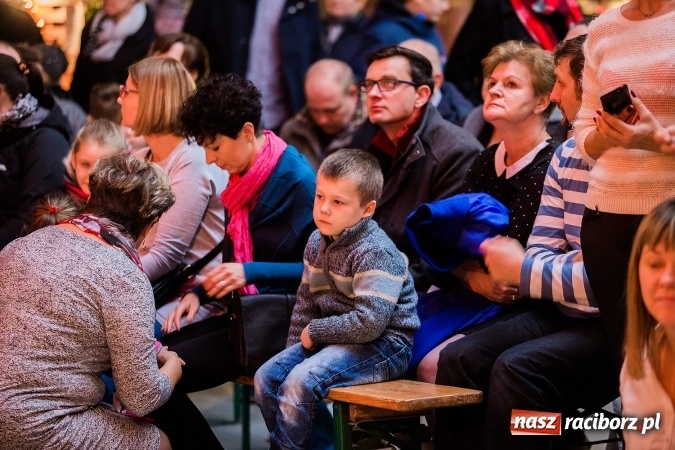Zdjęcie w galerii na portalu naszraciborz.pl: Kiermasz świąteczny w Pietrowicach Wielkich wiadomości z regionu