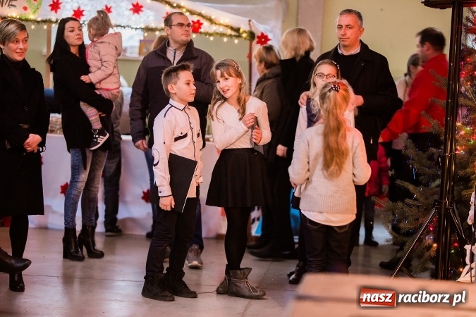 Zdjęcie w galerii na portalu naszraciborz.pl: Kiermasz świąteczny w Pietrowicach Wielkich wiadomości z regionu
